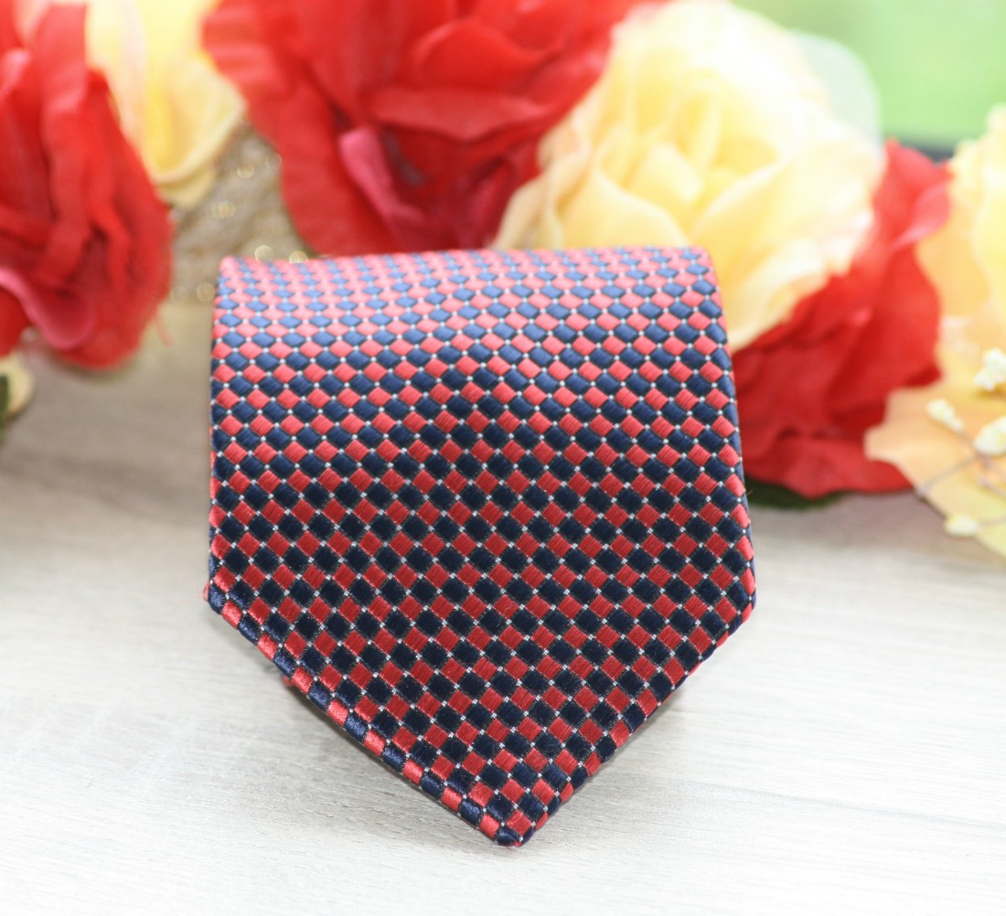 Navy and Red Spot Pattern